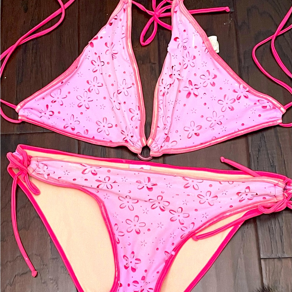 “Slick” Bikini - Picture 2 of 8